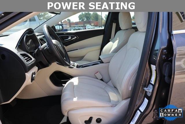 1390-chrysler-200-2015-uffs41