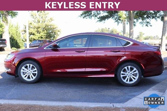 1605-chrysler-200-2016-ufch41