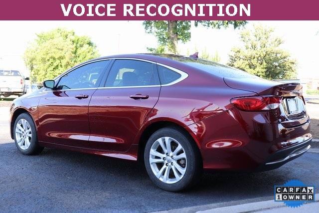 1606-chrysler-200-2016-ufch41