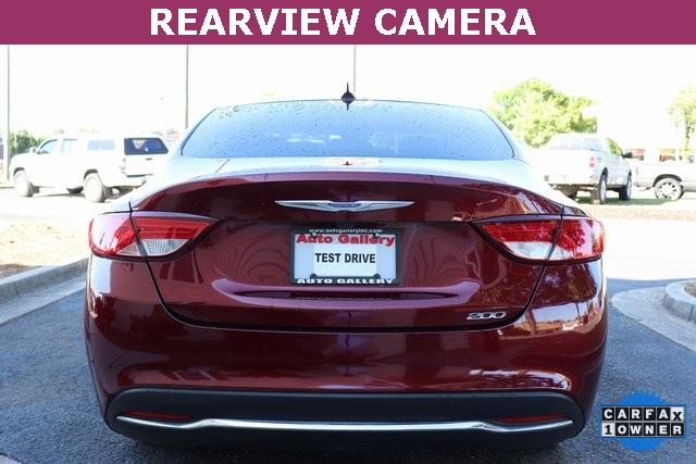 1607-chrysler-200-2016-ufch41