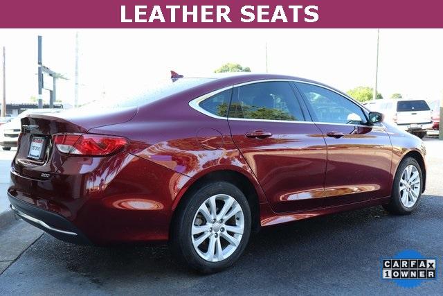 1608-chrysler-200-2016-ufch41