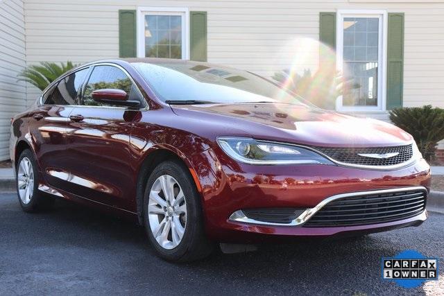 1610-chrysler-200-2016-ufch41