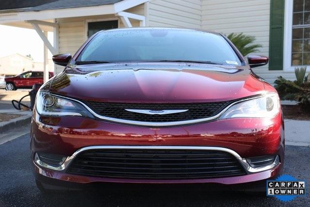1611-chrysler-200-2016-ufch41