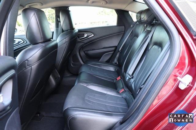 1626-chrysler-200-2016-ufch41