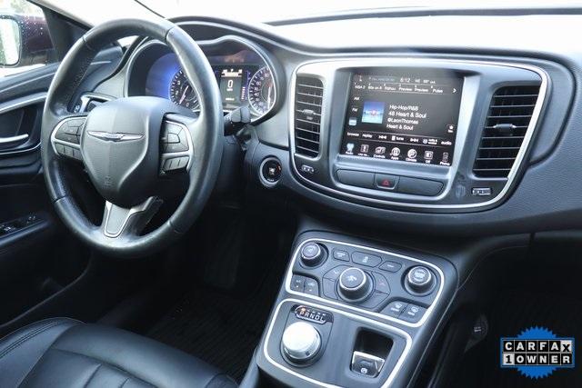 1632-chrysler-200-2016-ufch41