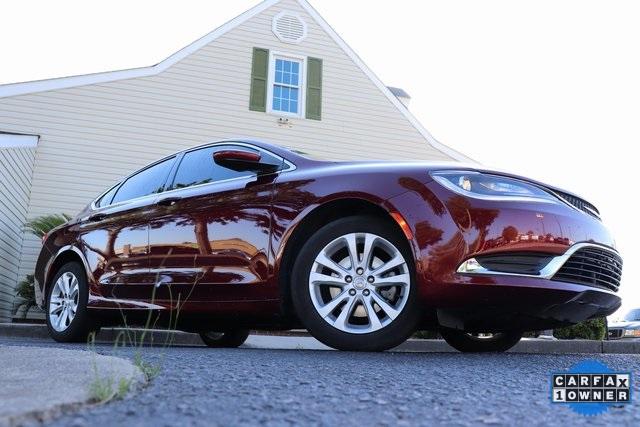 1635-chrysler-200-2016-ufch41