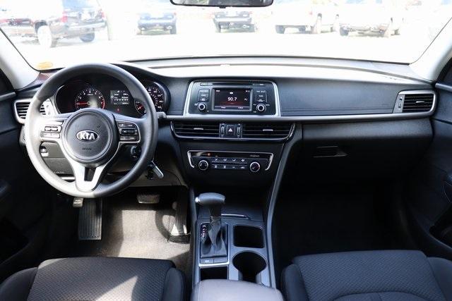 1917-kia-optima-2017-53222