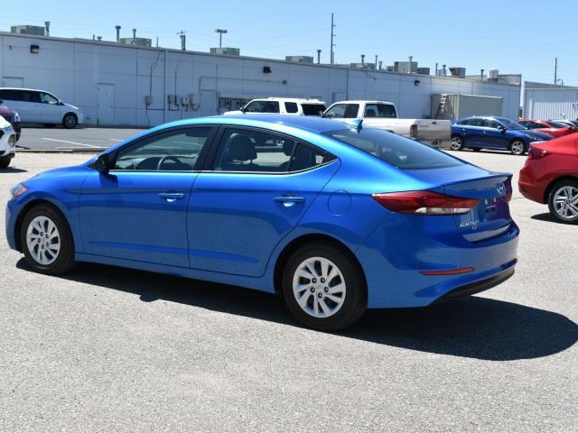 2131-hyundai-elantra-2017-47402f45