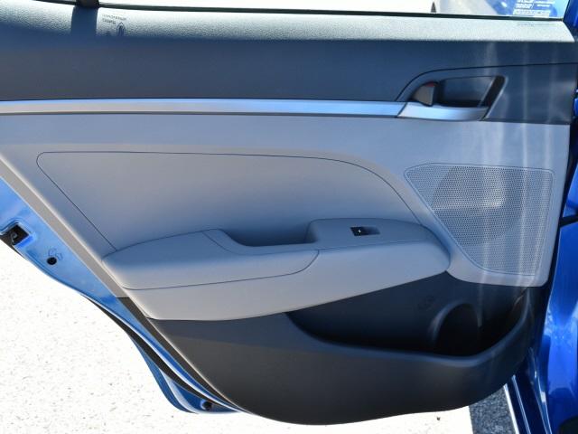 2134-hyundai-elantra-2017-47402f45