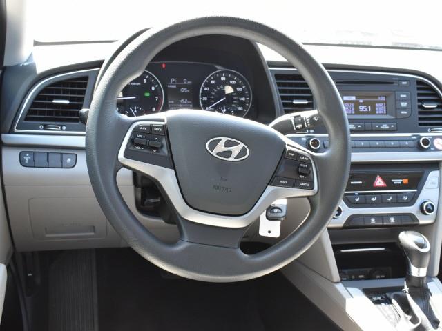 2136-hyundai-elantra-2017-47402f45