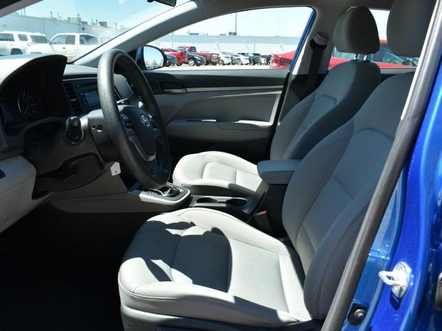 2138-hyundai-elantra-2017-47402f45