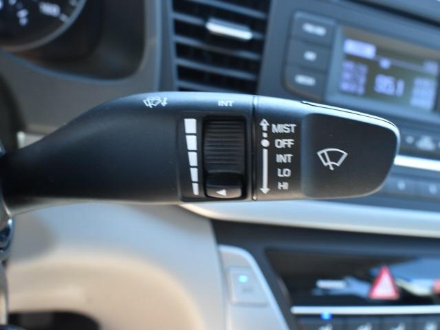 2147-hyundai-elantra-2017-47402f45