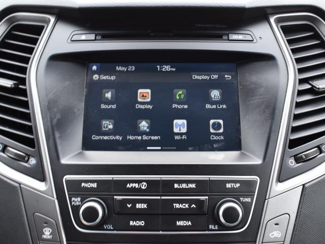 2210-hyundai-santafesport-2017-63442a45