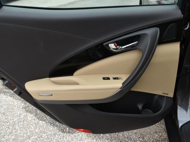 2243-hyundai-azera-2016-73422f65