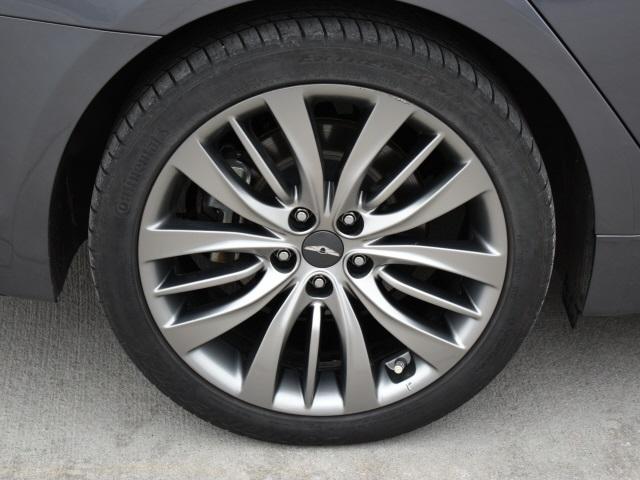 2262-hyundai-genesis-2015-b1442r85