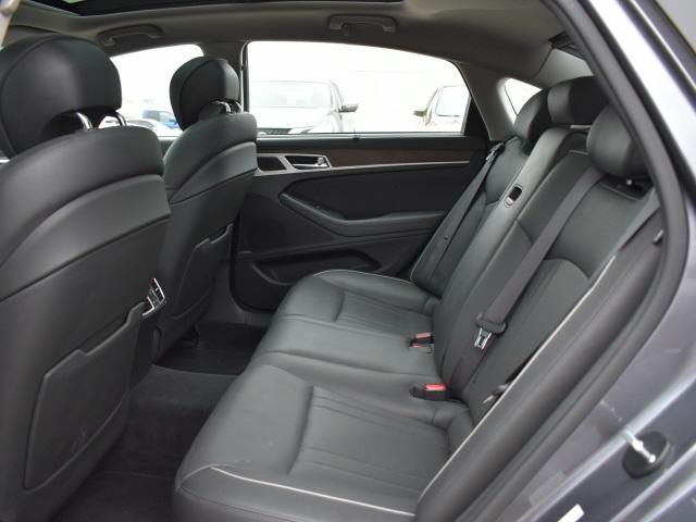 2264-hyundai-genesis-2015-b1442r85