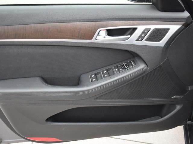 2266-hyundai-genesis-2015-b1442r85