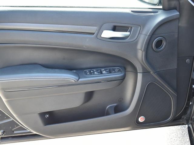 2286-chrysler-300-2016-lxfl48