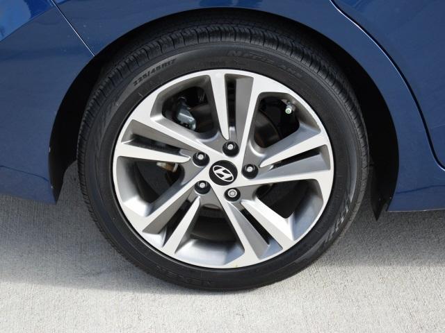2313-hyundai-elantra-2017-47452f45