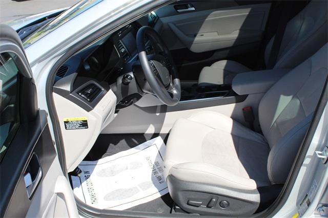 23204-hyundai-sonata-2016-28442f4p