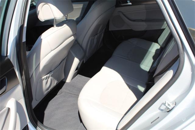 23205-hyundai-sonata-2016-28442f4p