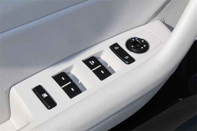 23209-hyundai-sonata-2016-28442f4p