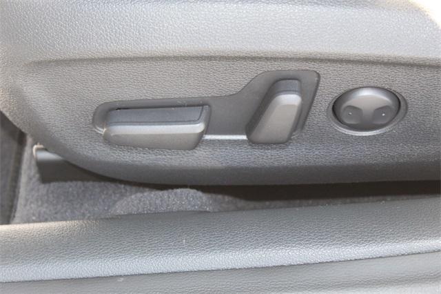 23210-hyundai-sonata-2016-28442f4p