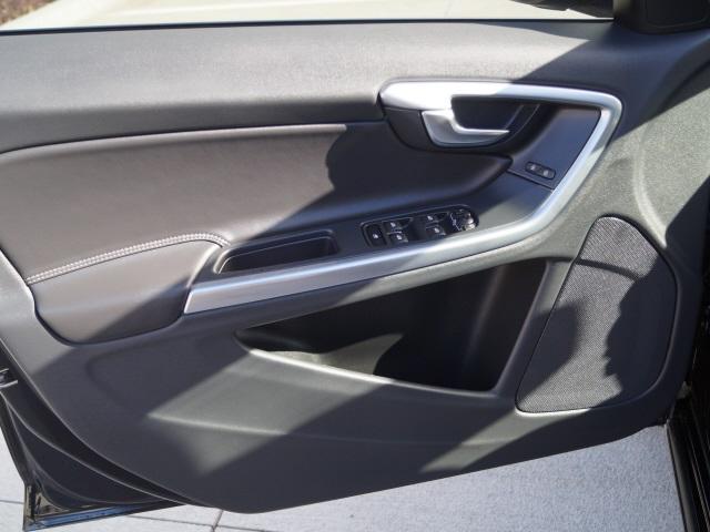 2338-volvo-s60-2015-s60t6r