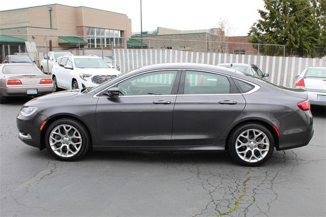 23504-chrysler-200-2016-uffs41