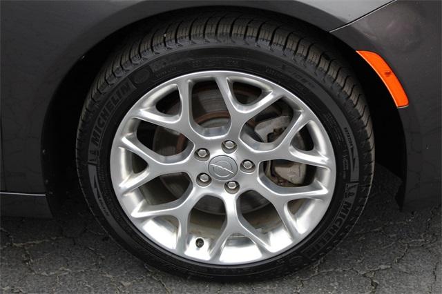 23505-chrysler-200-2016-uffs41