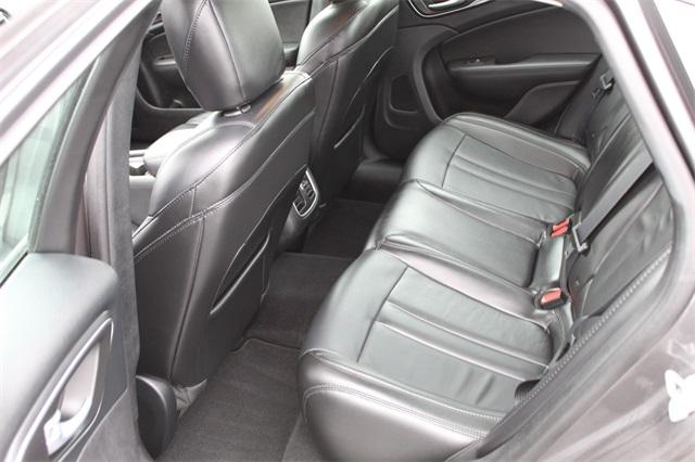 23511-chrysler-200-2016-uffs41