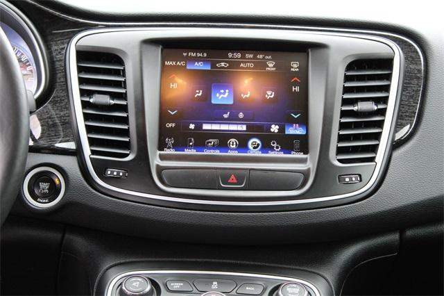 23513-chrysler-200-2016-uffs41