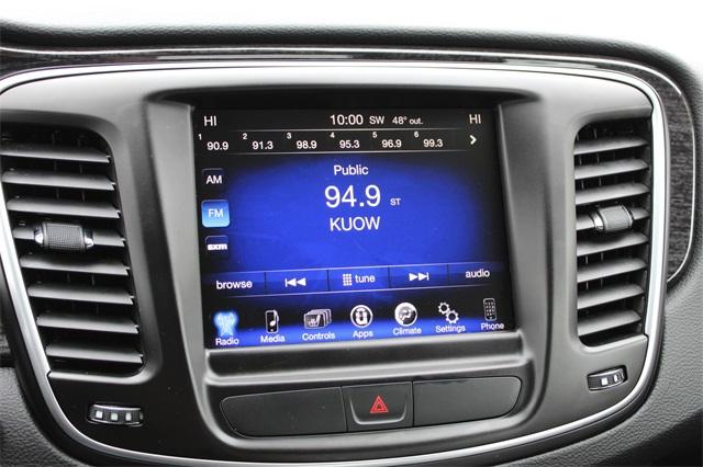 23519-chrysler-200-2016-uffs41