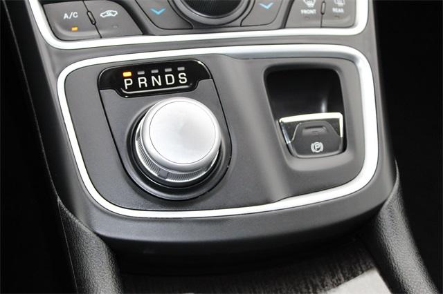 23521-chrysler-200-2016-uffs41