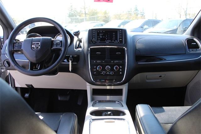 23542-dodge-grandcaravan-2017-rtkm53