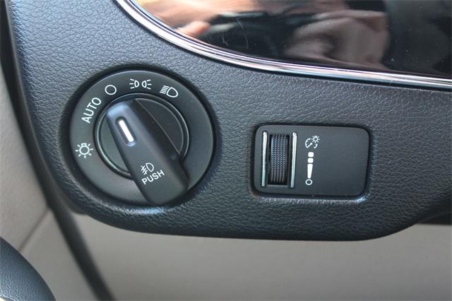 23548-dodge-grandcaravan-2017-rtkm53