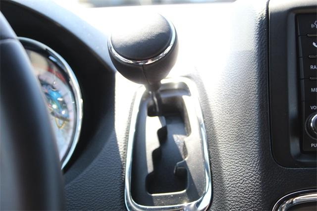 23551-dodge-grandcaravan-2017-rtkm53
