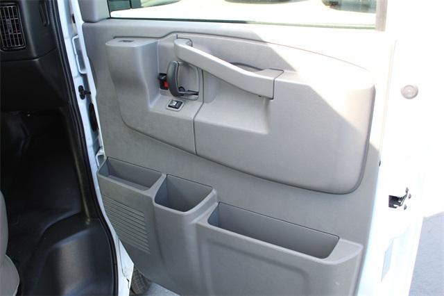 23570-gmc-savana2500-2017-tg23705