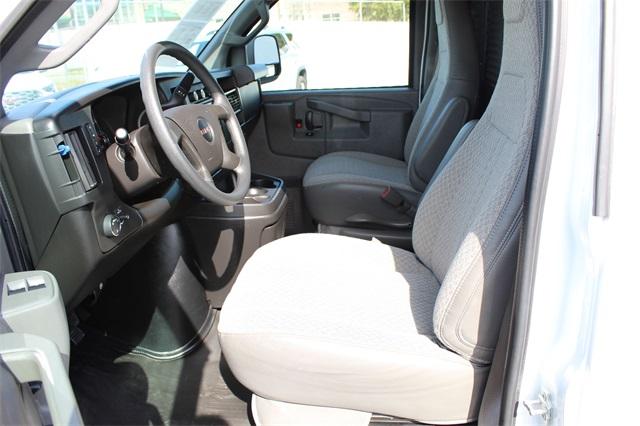 23572-gmc-savana2500-2017-tg23705