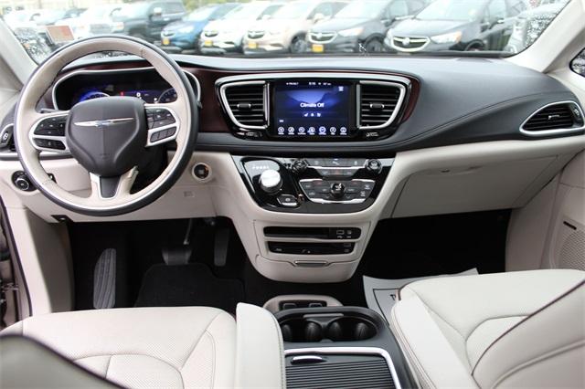 23755-chrysler-pacifica-2017-ruct53