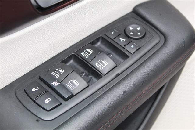 23758-chrysler-pacifica-2017-ruct53
