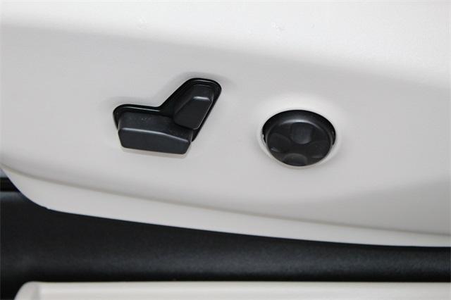 23759-chrysler-pacifica-2017-ruct53