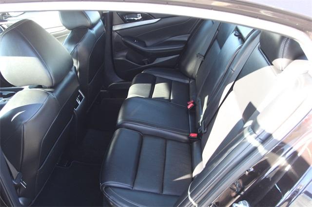 23811-nissan-maxima-2017-16217