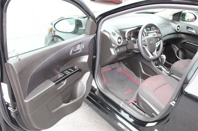 23847-chevrolet-sonic-2018-1jv48