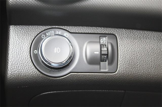 23858-chevrolet-sonic-2018-1jv48