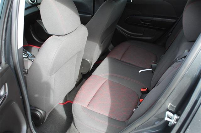 23871-chevrolet-sonic-2018-1jv48