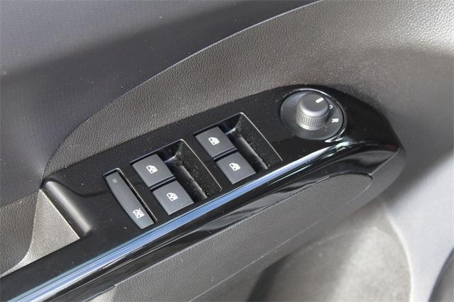 23873-chevrolet-sonic-2018-1jv48