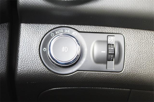 23878-chevrolet-sonic-2018-1jv48