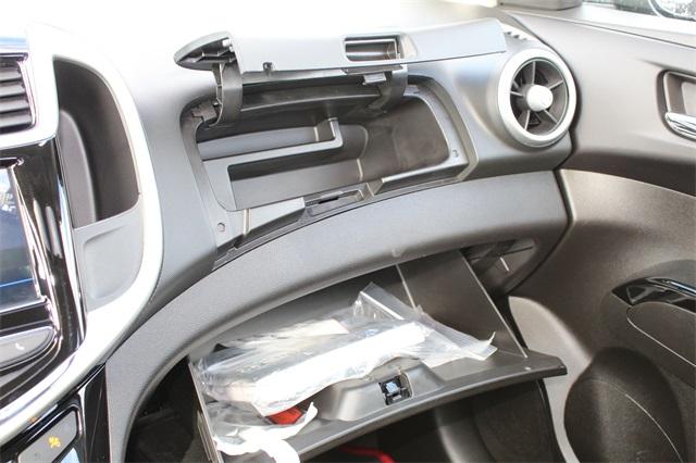 23888-chevrolet-sonic-2018-1jv48
