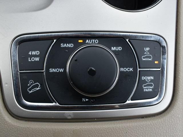 2390-jeep-grandcherokee-2014-wkjs74